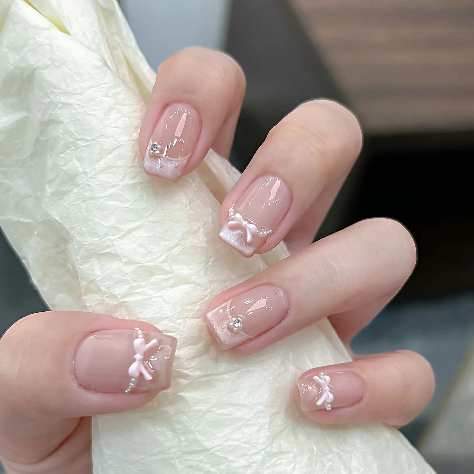 princess style, pink cat-eye polka dot bow
