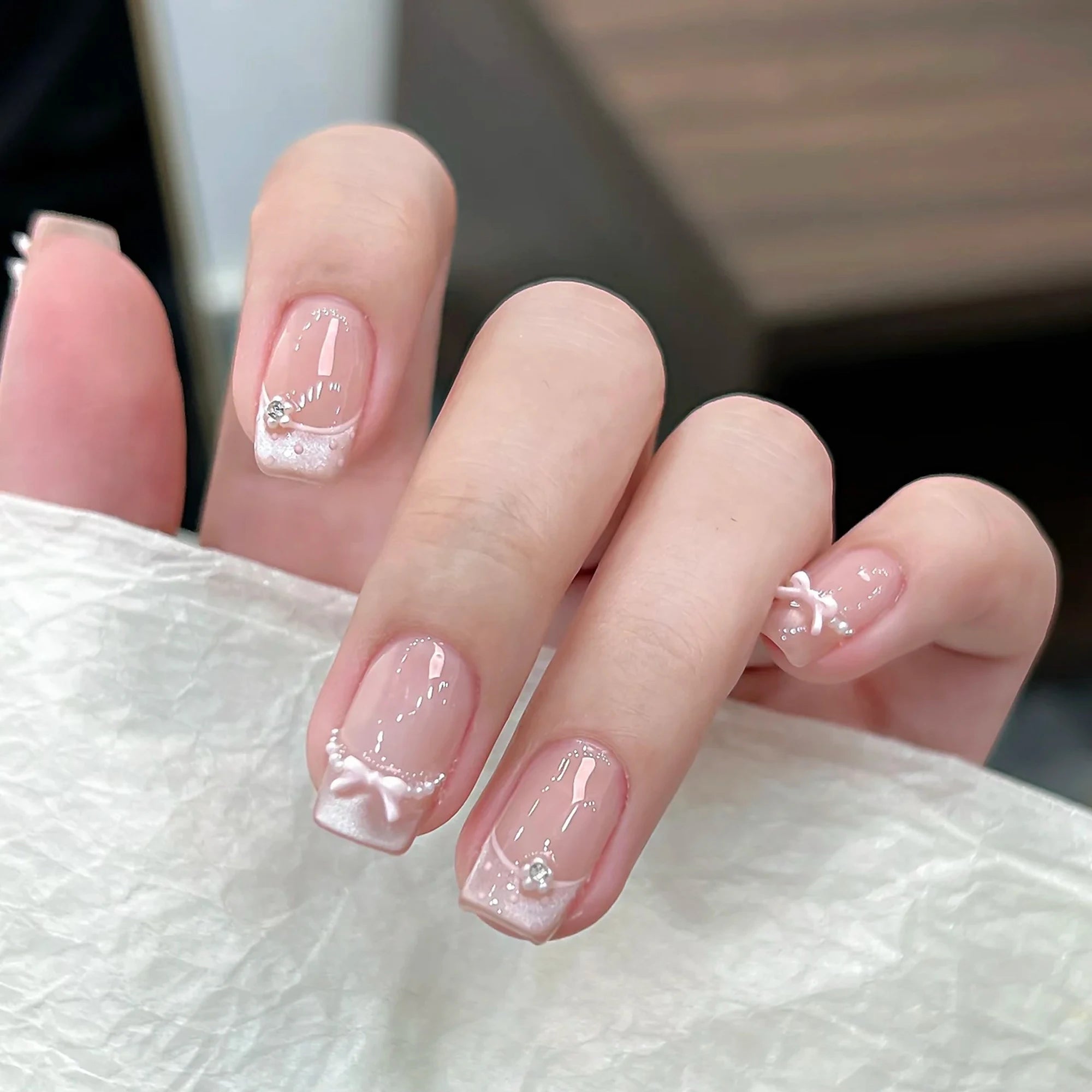princess style, pink cat-eye polka dot bow
